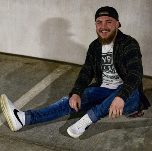 Meet your Posher, Tyler - Picture 1 of 1